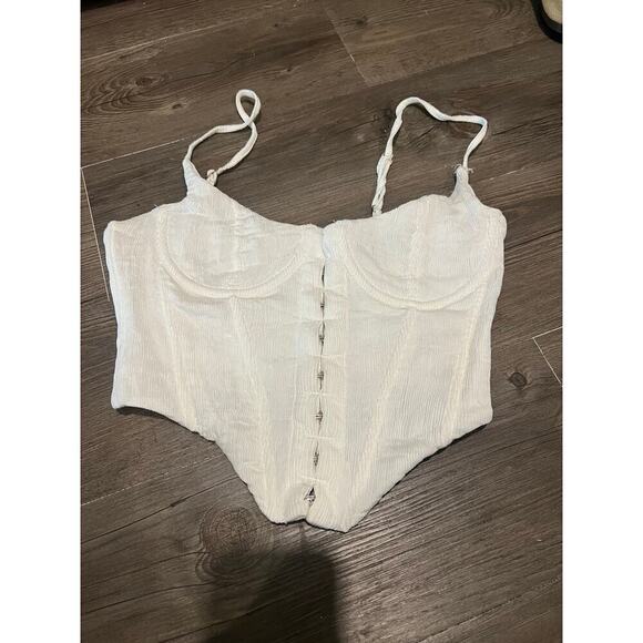 White fox Top - Picture 1 of 4